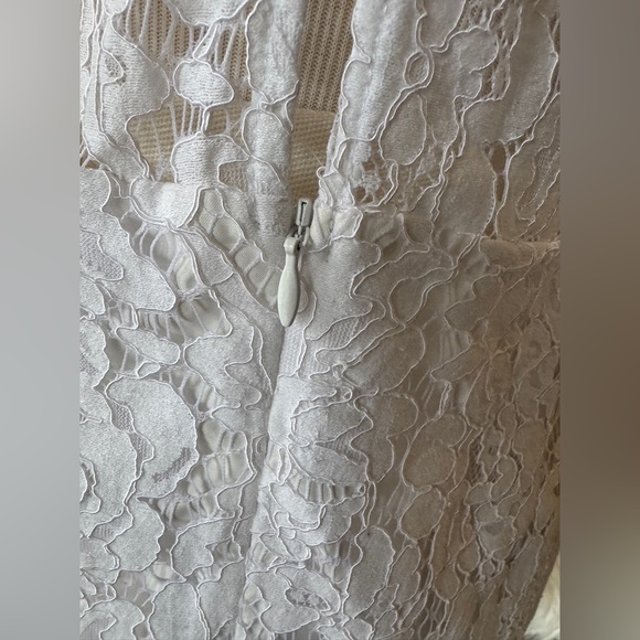 New BB Dakota Elegant White Lace Halter Dress - Picture 7 of 12